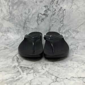 Oofos Women's 10 Black Oolala Flip Flop Thong Recovery Sandals P1-106